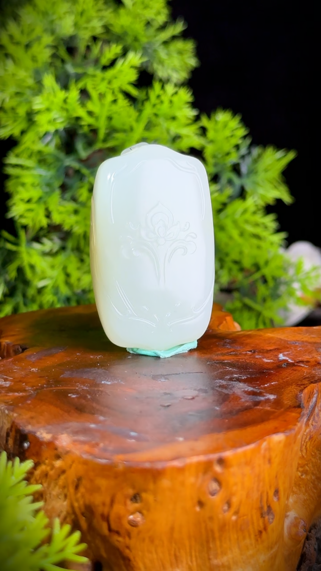 White Hotan Jade Plaque | 白玉和田玉无事牌