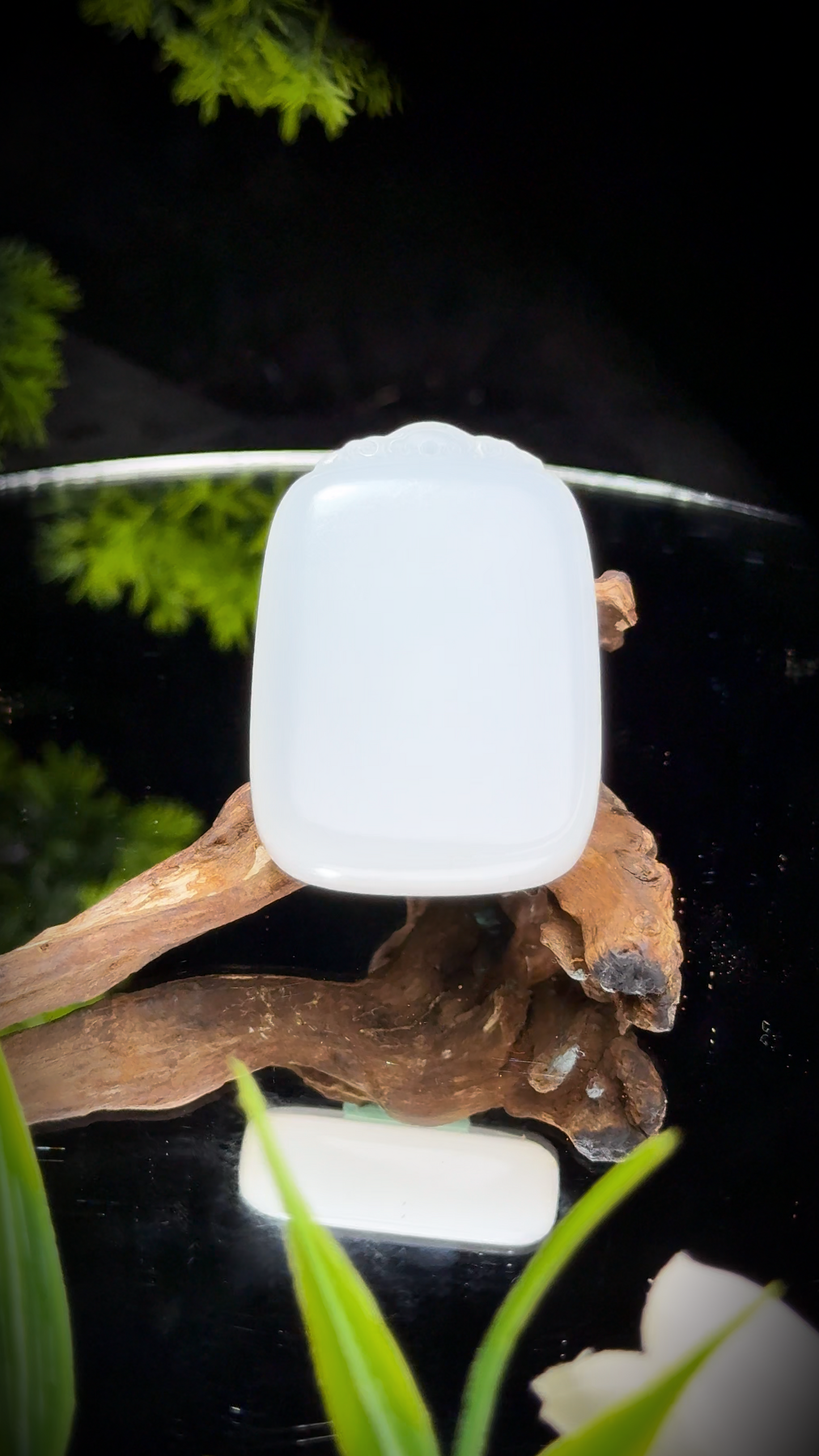 White Hotan Jade Plaque | 白玉和田玉无事牌