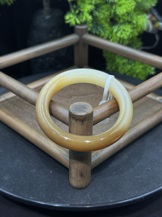 Sugar White Hotan Jade Bangle | 糖白和田玉手镯